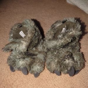 Carter's Dino Slippers size xs 3-4